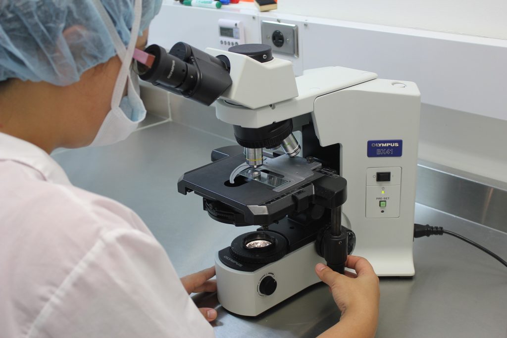microscope-biopsja